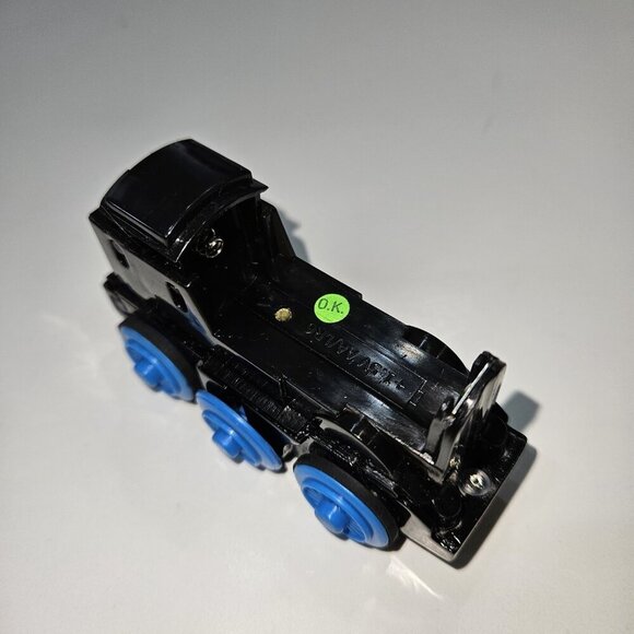 Snow-Covered Thomas Tank Engine Battery Operated Motorized Diecast Train TESTED - Picture 10 of 11
